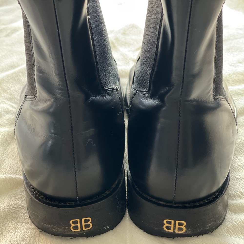 Balenciaga black leather Chelsea boot - Picture 3 of 3